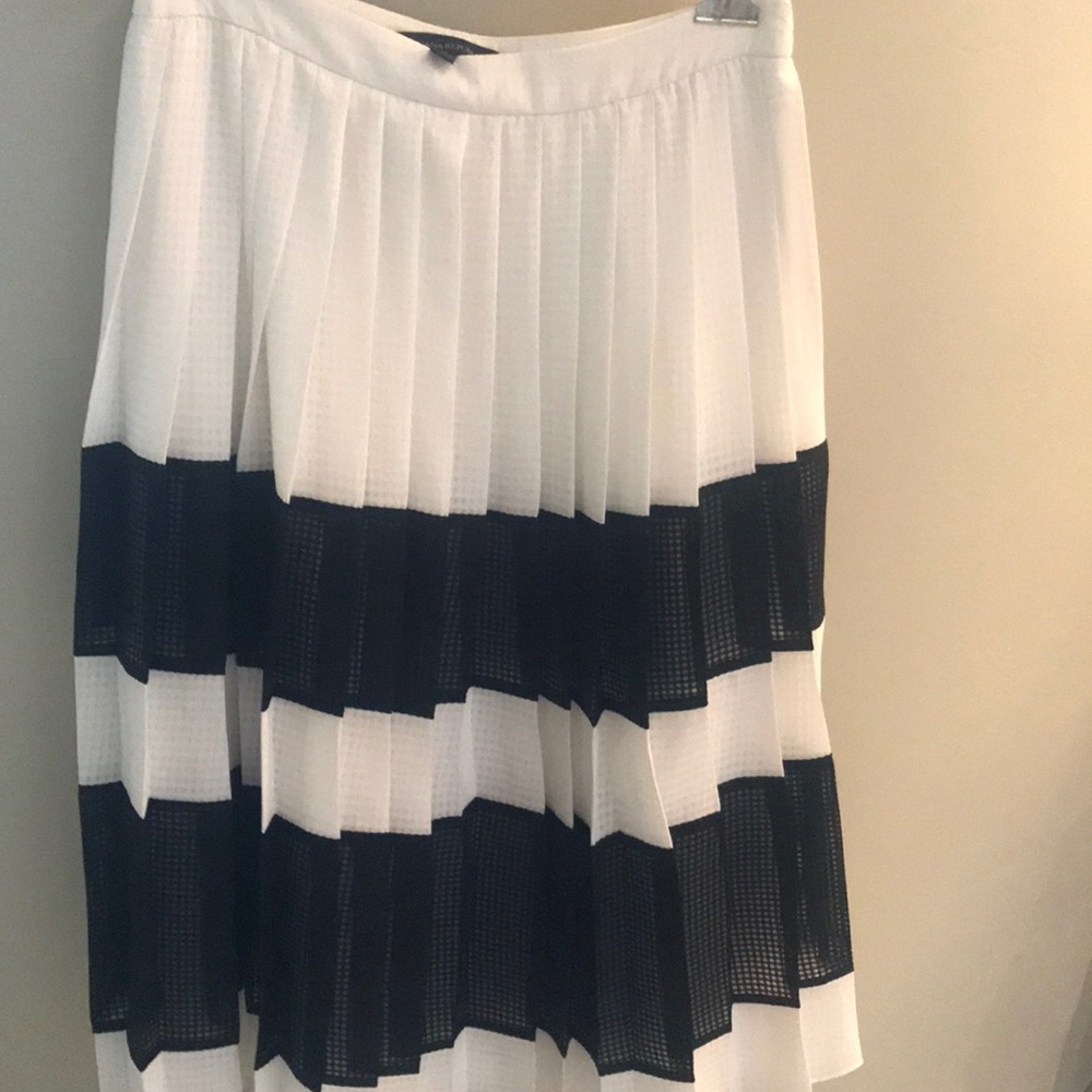 Beautiful midi pleated skirt